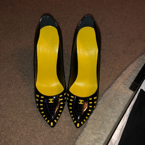 CHANEL Black and Yellow Heels - Picture 8 of 8